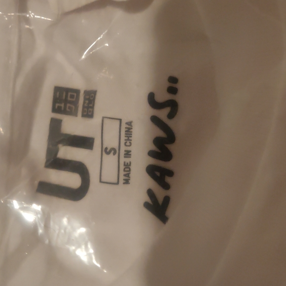 BNWT Uniqlo X KAWS BFF Pocket Tee TShirt size S - Picture 3 of 4